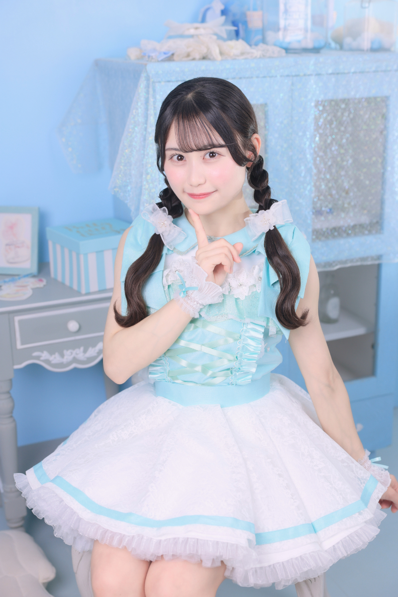 Lily 佐野鈴歌アー写_web.jpg
