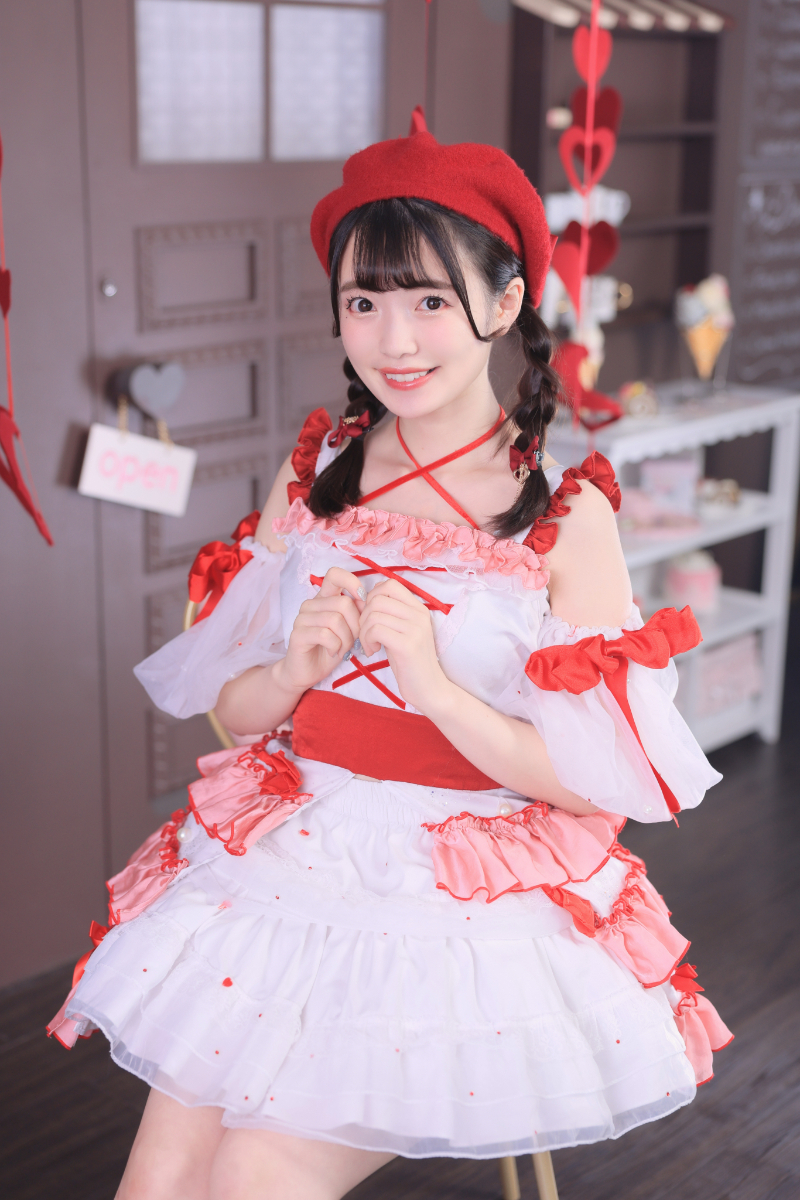Rose 伊芸彩アー写_web.jpg